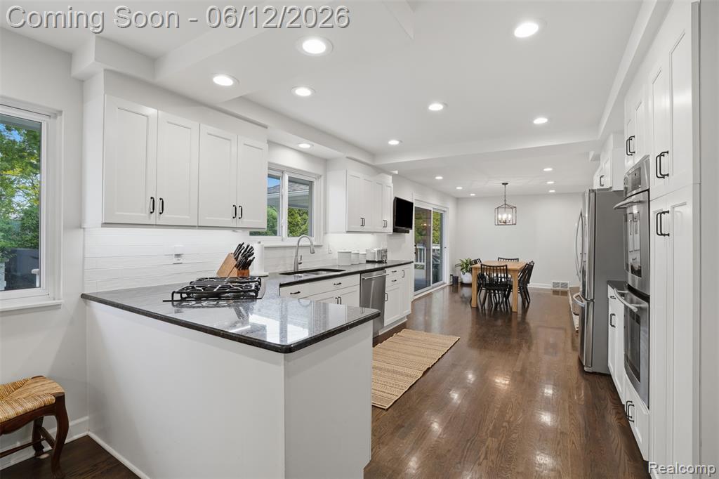 6998 Meadowlake Road