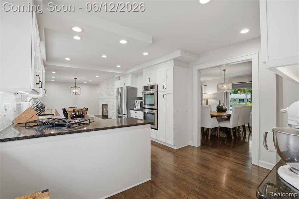 6998 Meadowlake Road