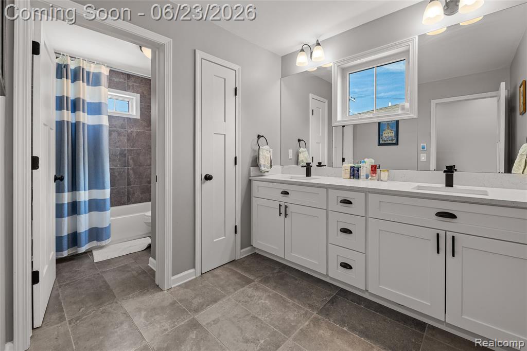 818 Mohawk Avenue