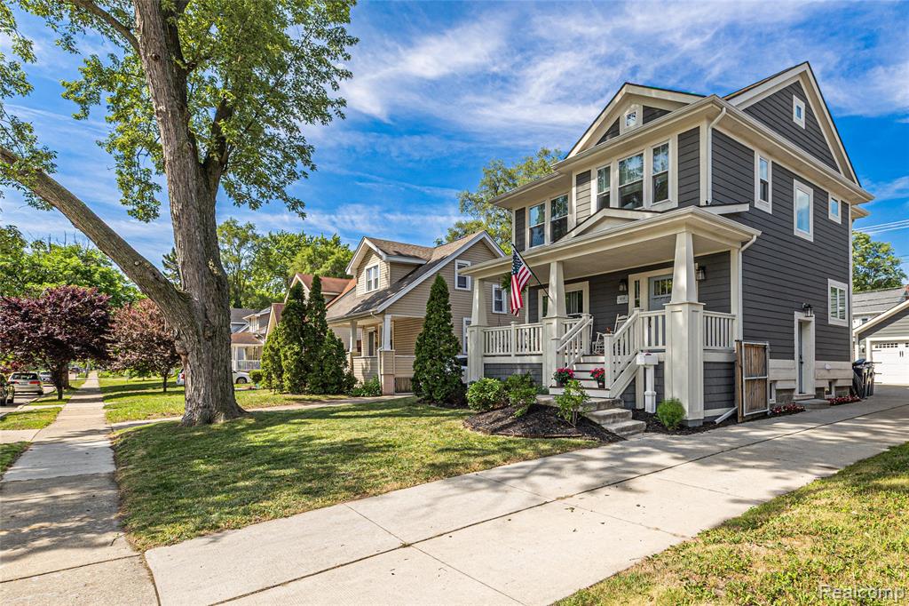 818 Mohawk Avenue