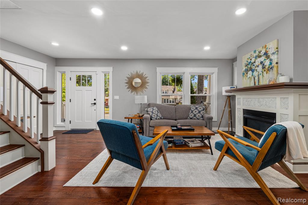 818 Mohawk Avenue