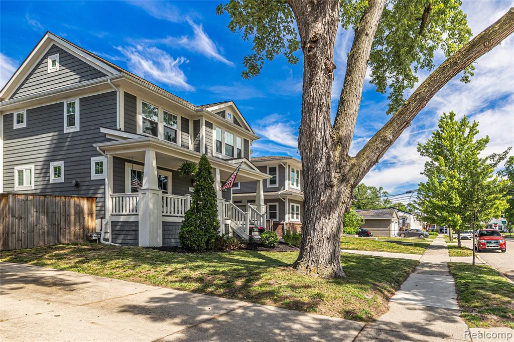 818 Mohawk Avenue