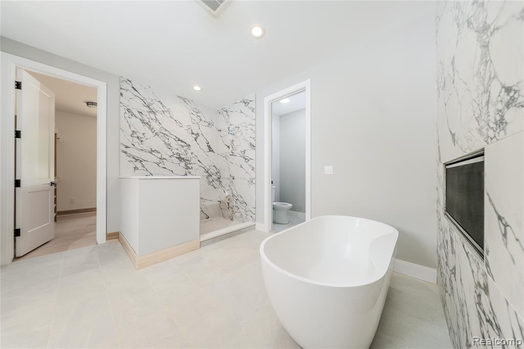 7509 Maple Ridge Drive
