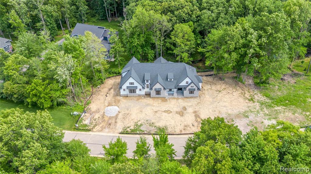 7509 Maple Ridge Drive