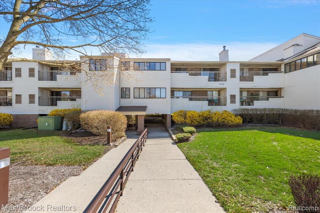 30414 Orchard Lake Road # 29