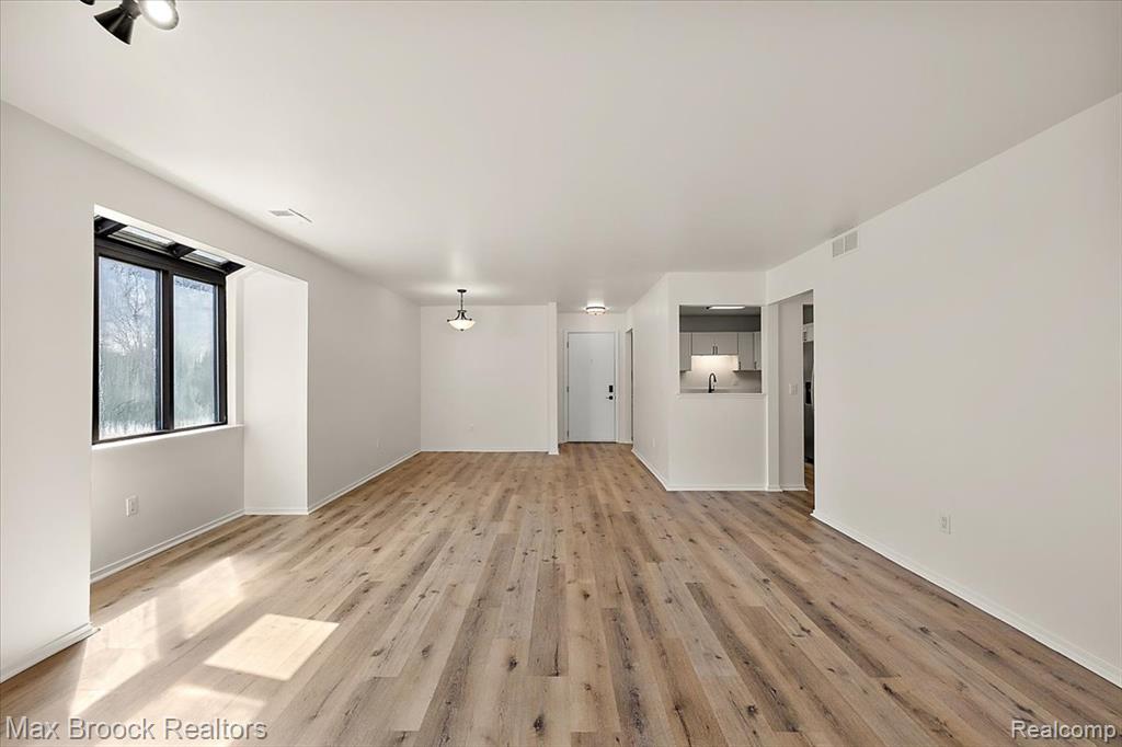 30414 Orchard Lake Road # 29