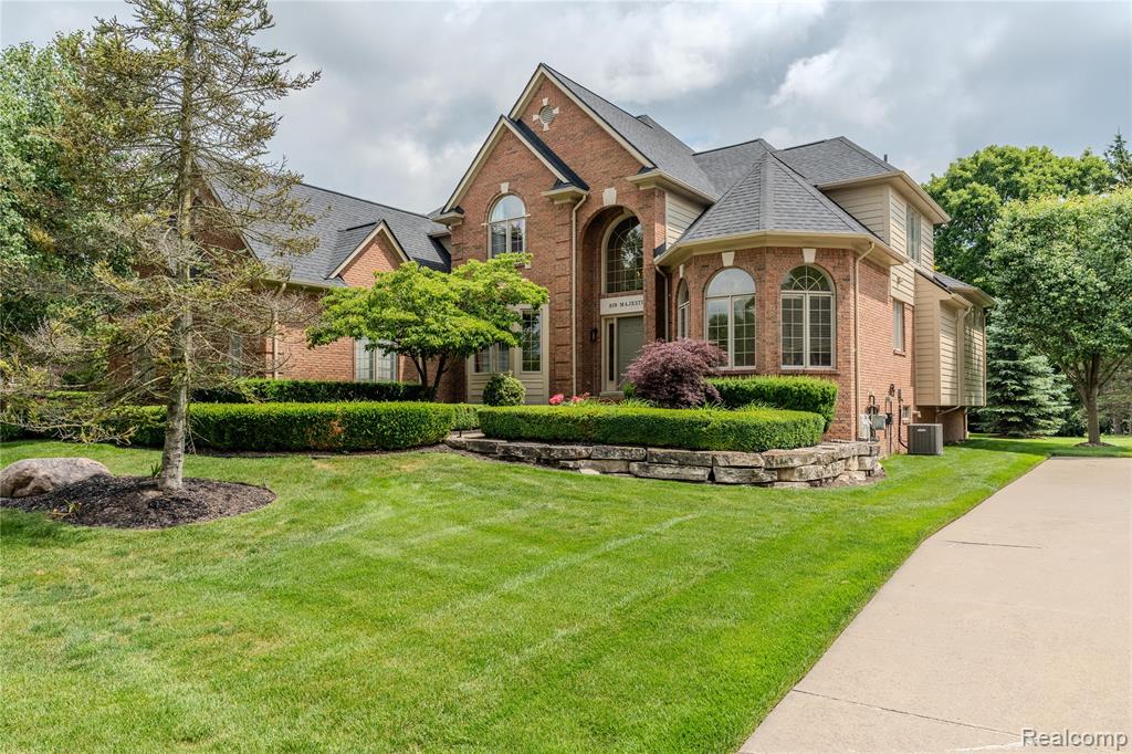 819 Majestic Drive