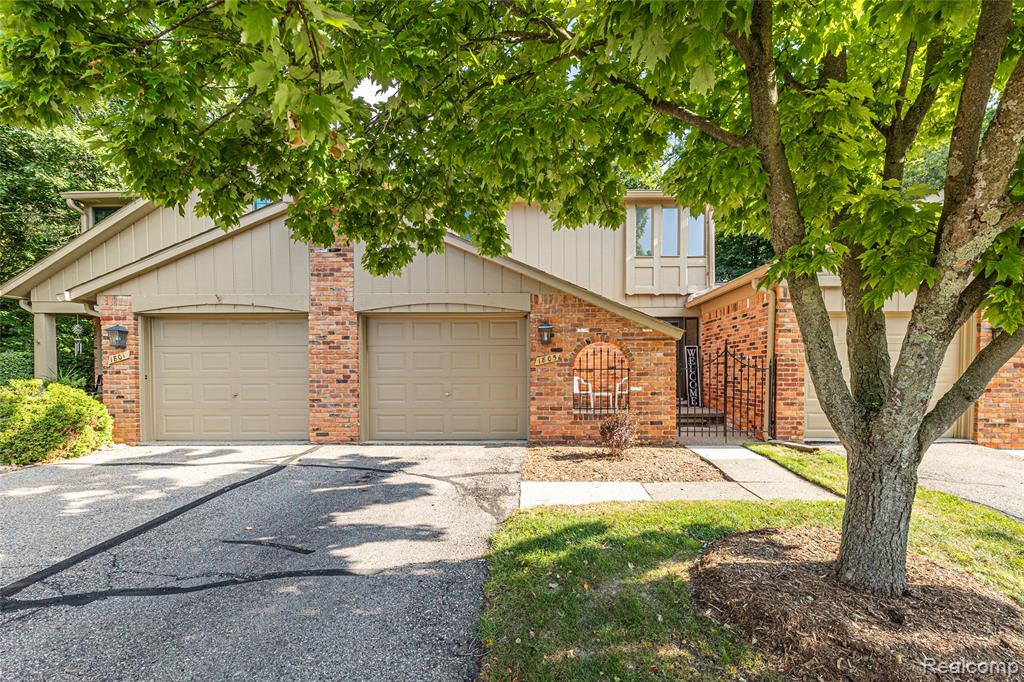 1805 Van Hill Court