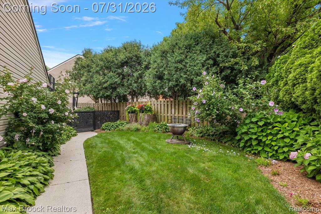 676 Peach Tree Lane