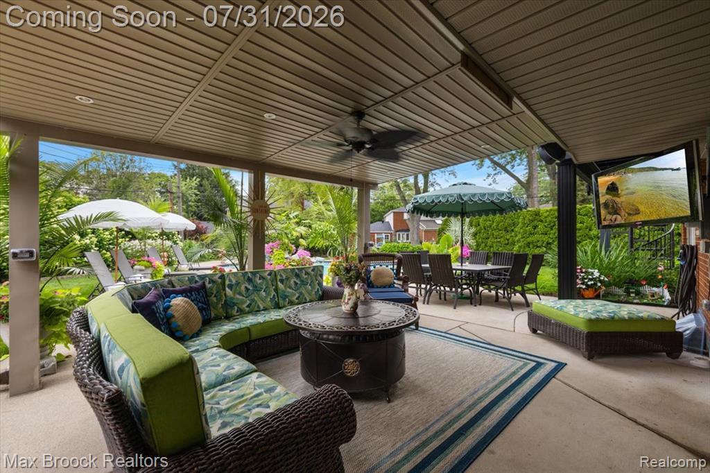 676 Peach Tree Lane