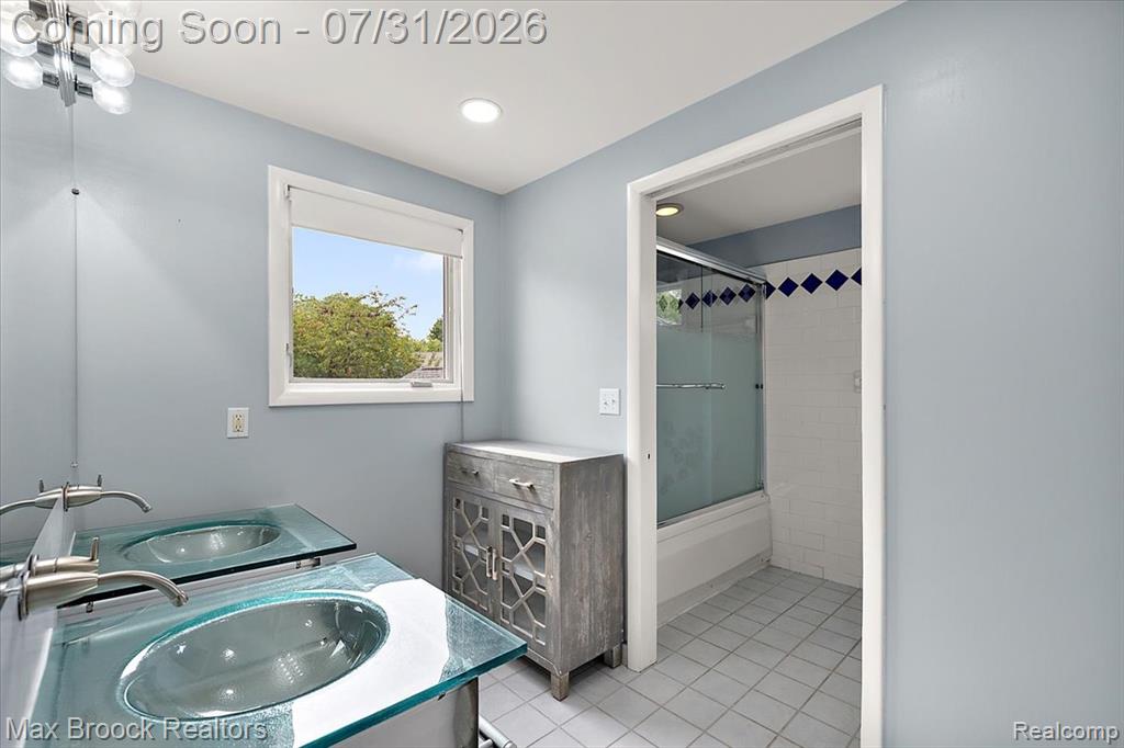 676 Peach Tree Lane
