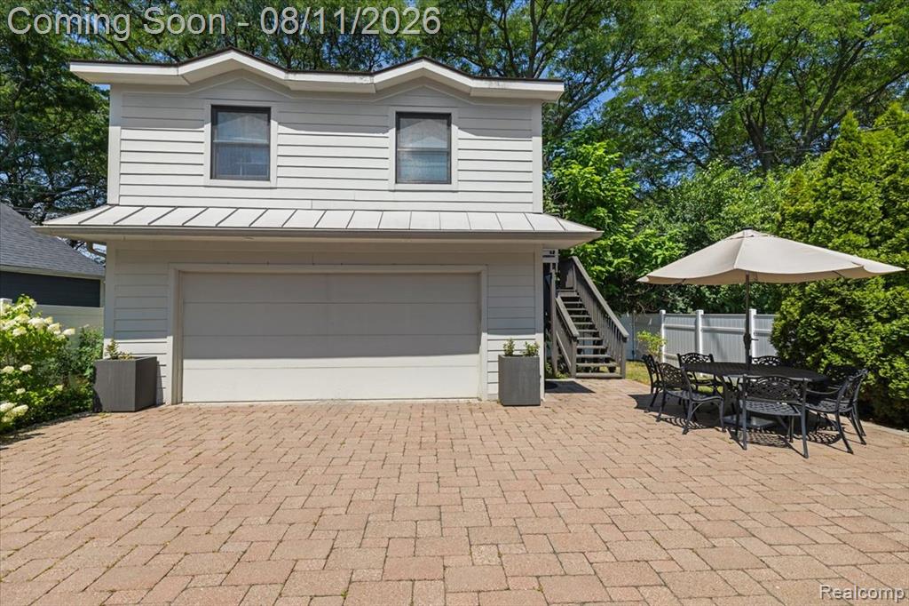559 Bennaville Avenue