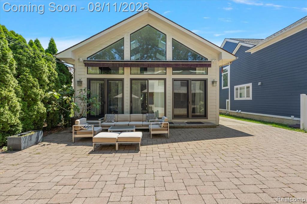 559 Bennaville Avenue