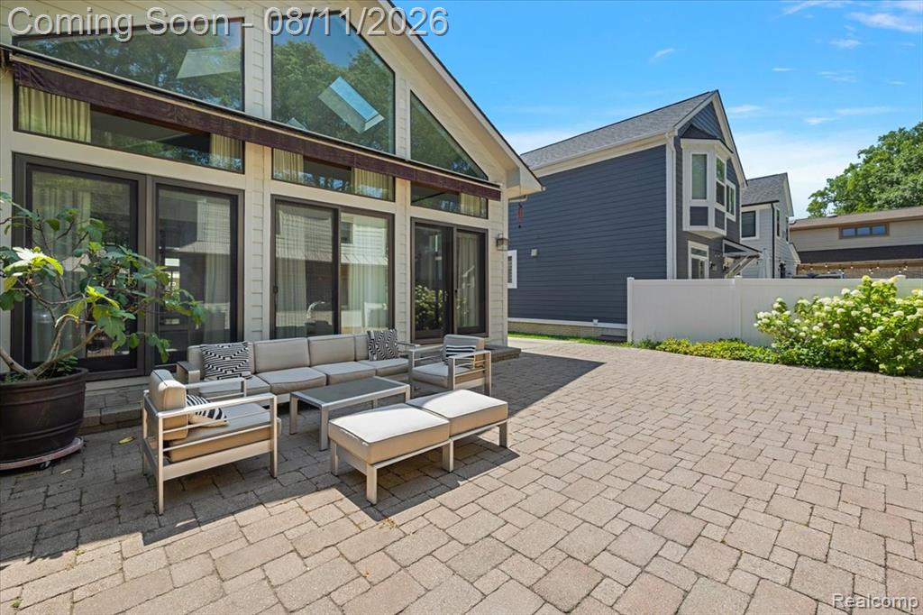 559 Bennaville Avenue