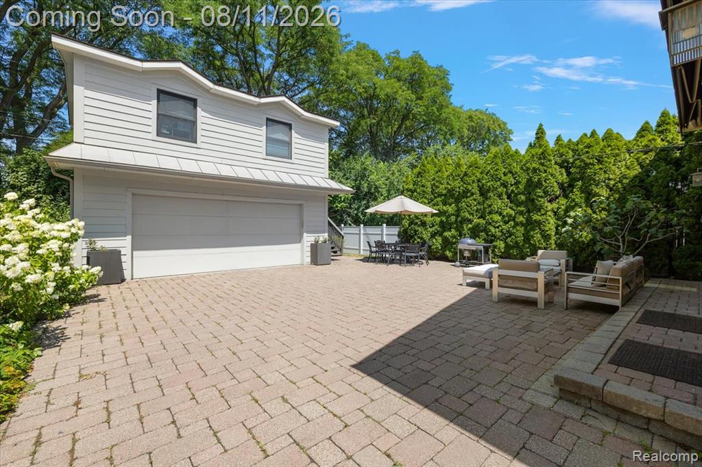 559 Bennaville Avenue