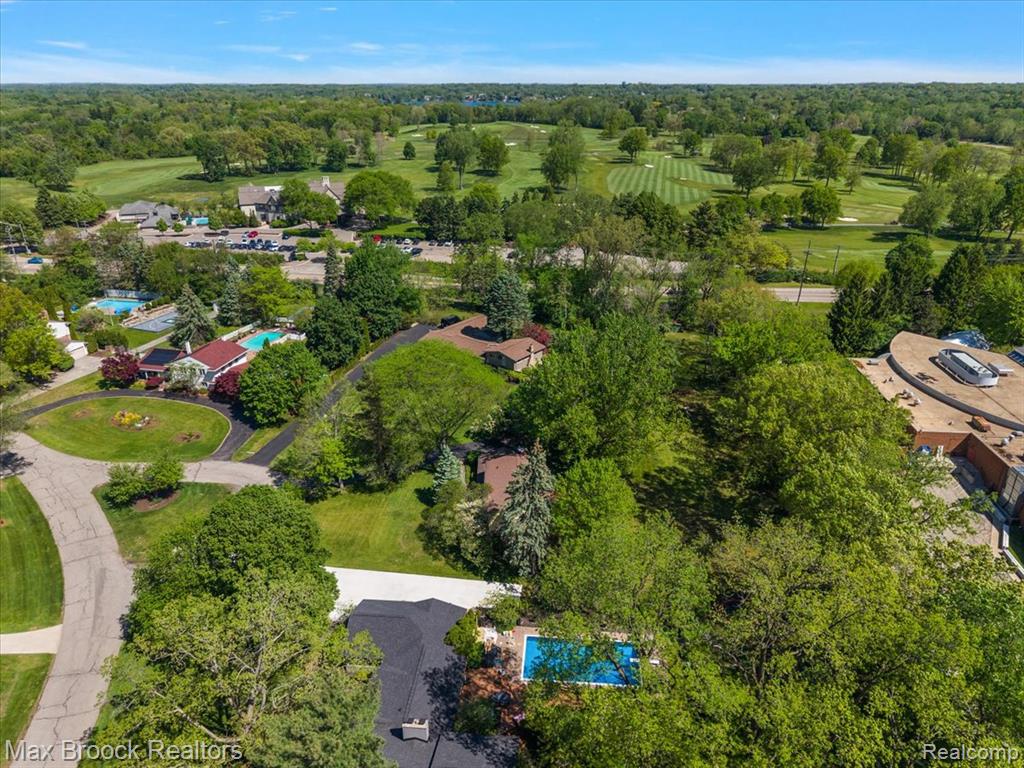 6609 E Knollwood Circle