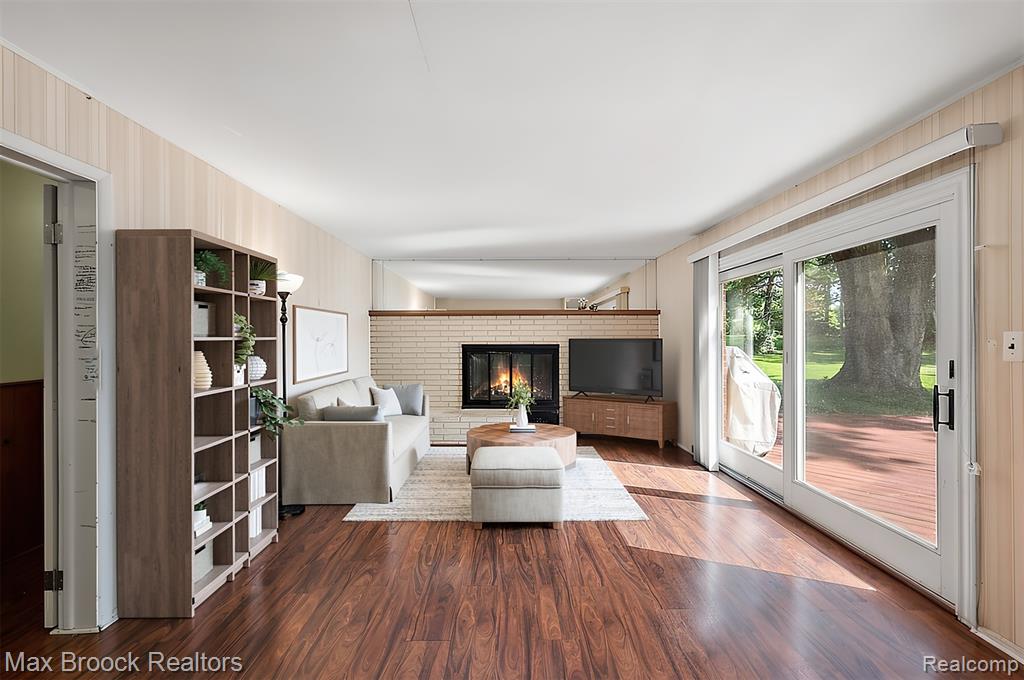 6609 E Knollwood Circle