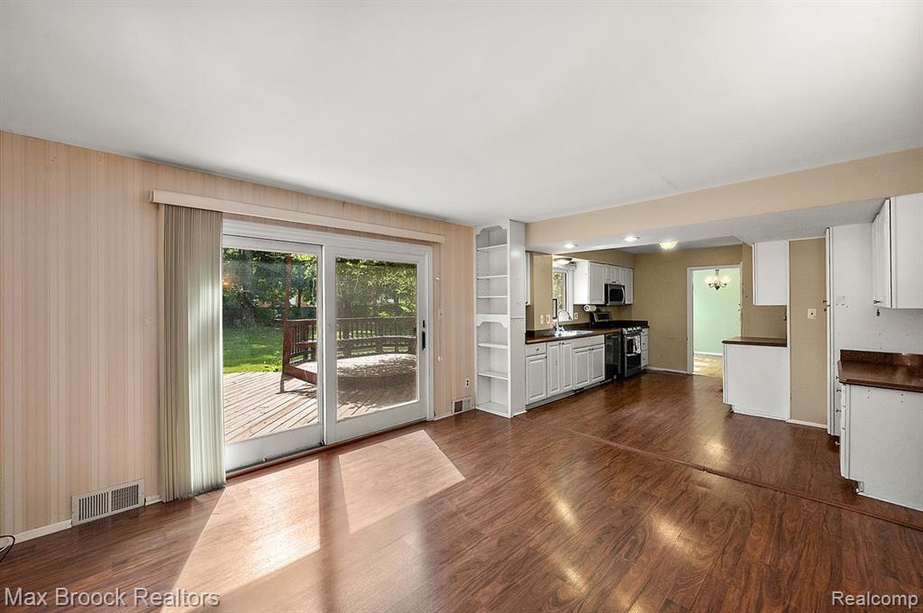 6609 E Knollwood Circle