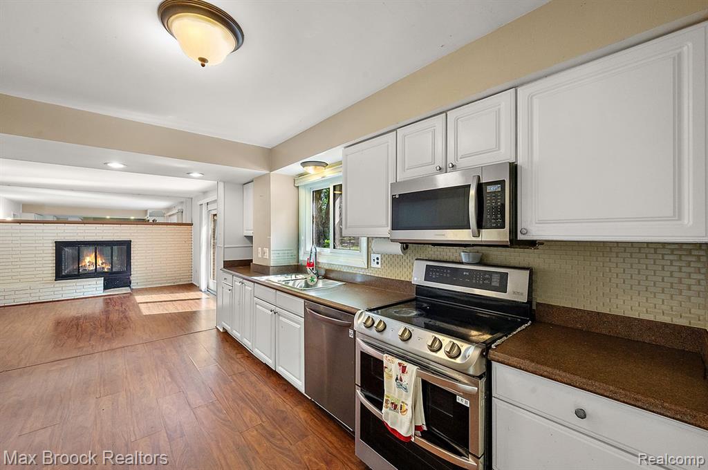 6609 E Knollwood Circle