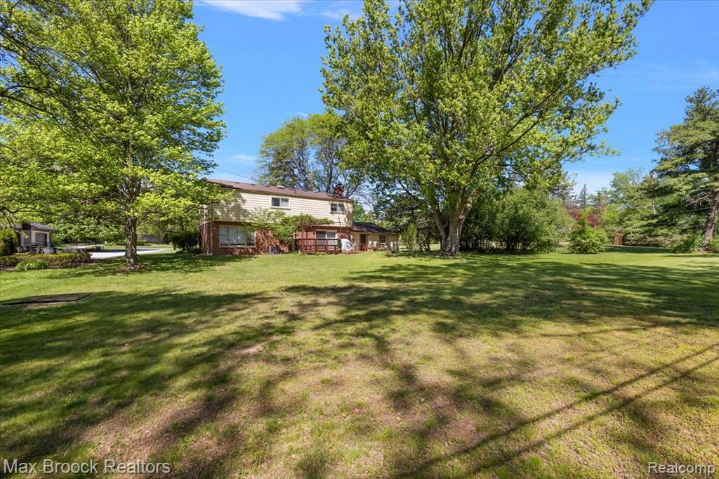 6609 E Knollwood Circle