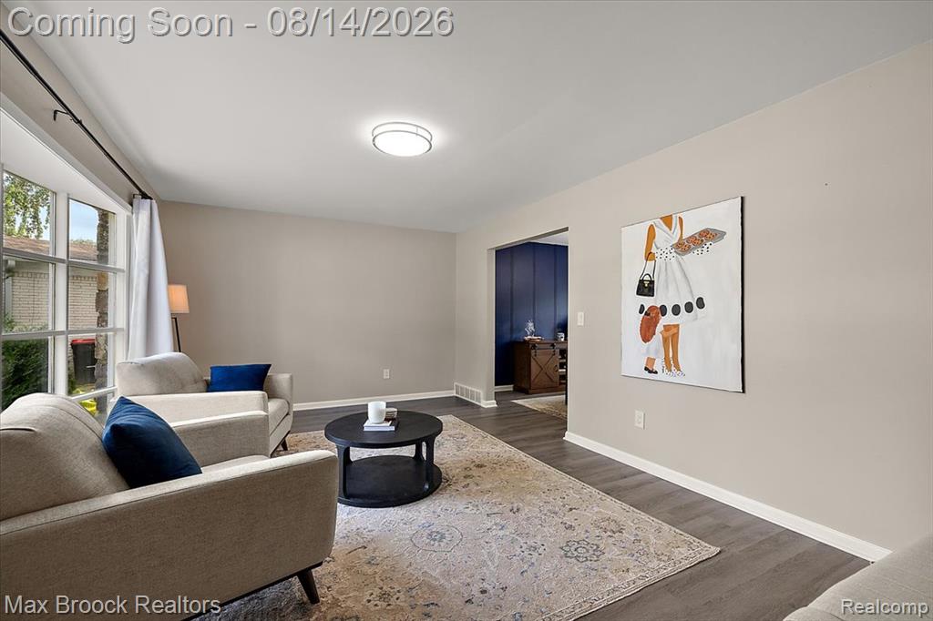 21333 Dartmouth Drive