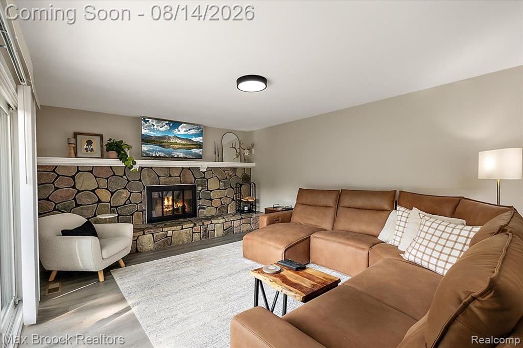 21333 Dartmouth Drive