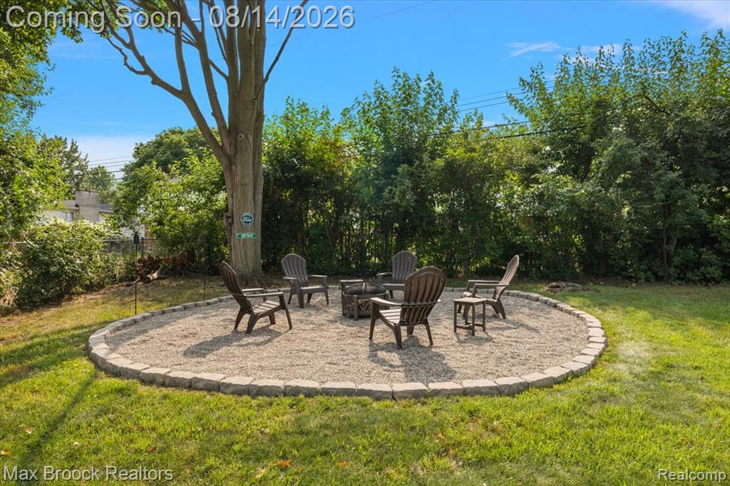 21333 Dartmouth Drive
