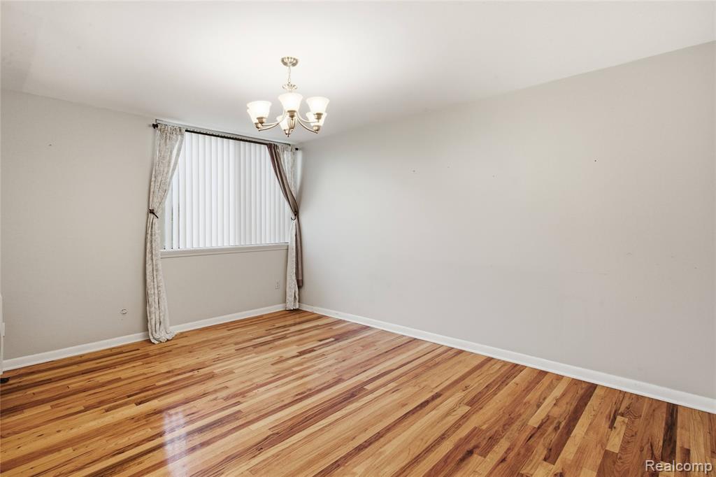 4041 W Maple Road # E102