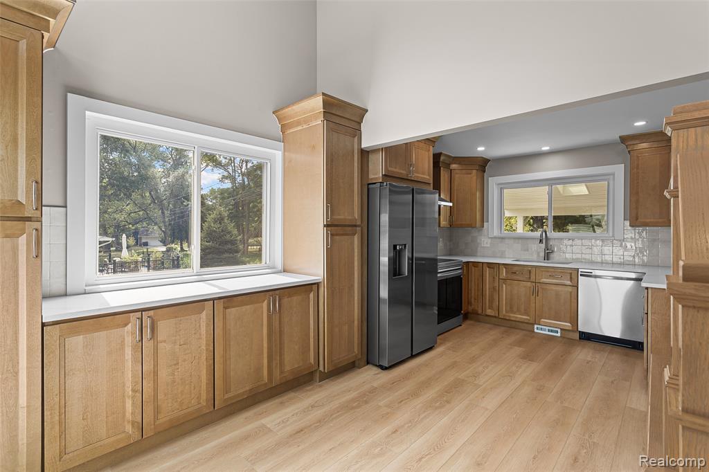 6552 Orion Road