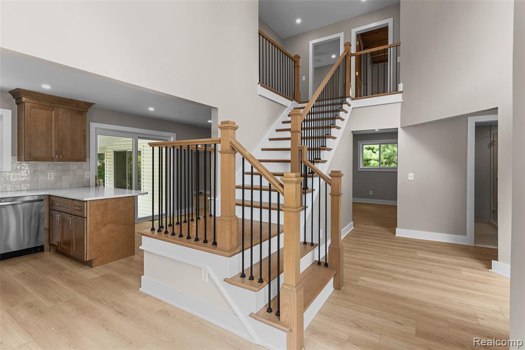 6552 Orion Road