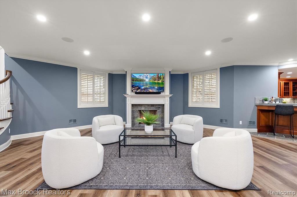620 Lakeside Drive