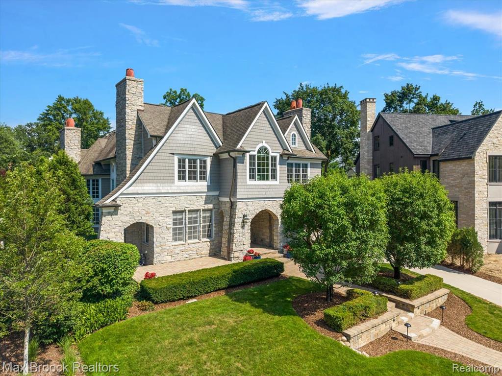 620 Lakeside Drive
