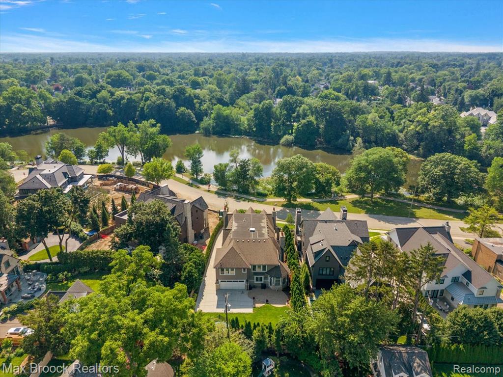 620 Lakeside Drive