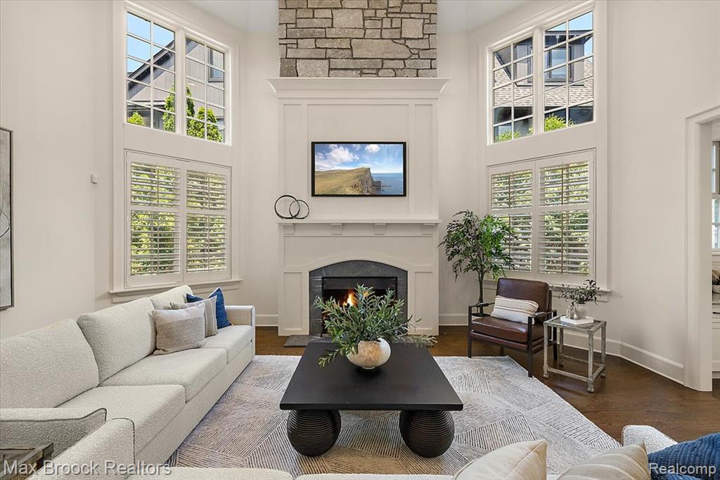 620 Lakeside Drive