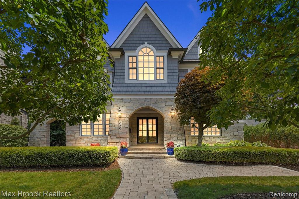 620 Lakeside Drive
