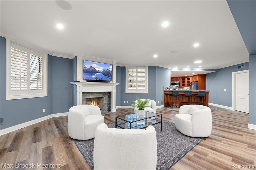 620 Lakeside Drive