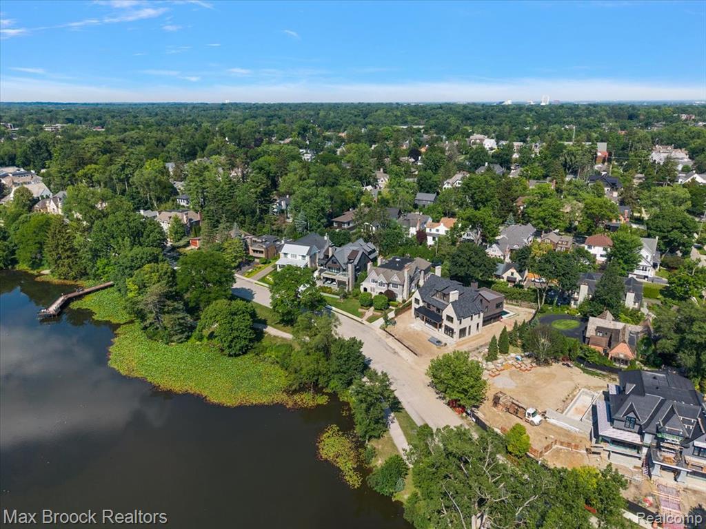 620 Lakeside Drive