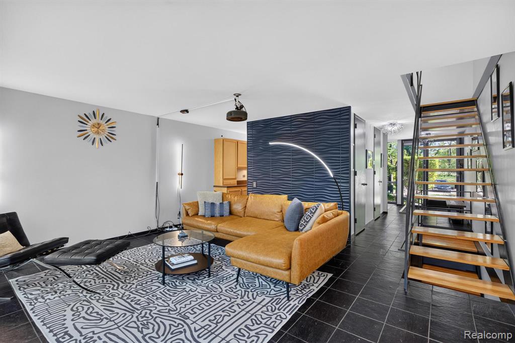 1363 Nicolet Place