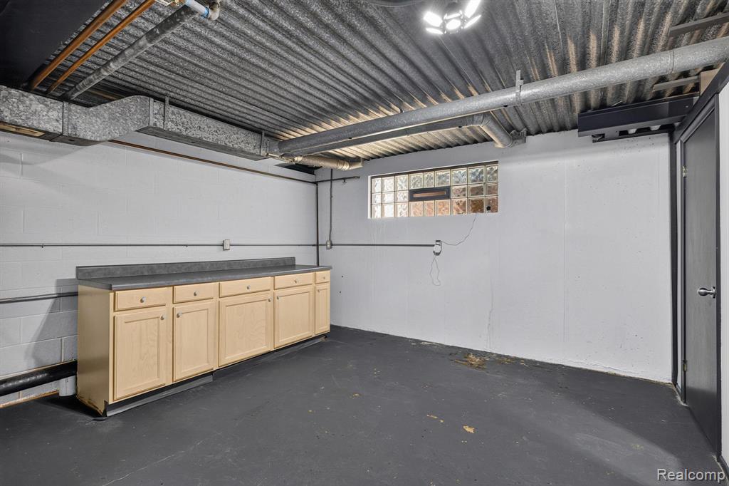 1363 Nicolet Place