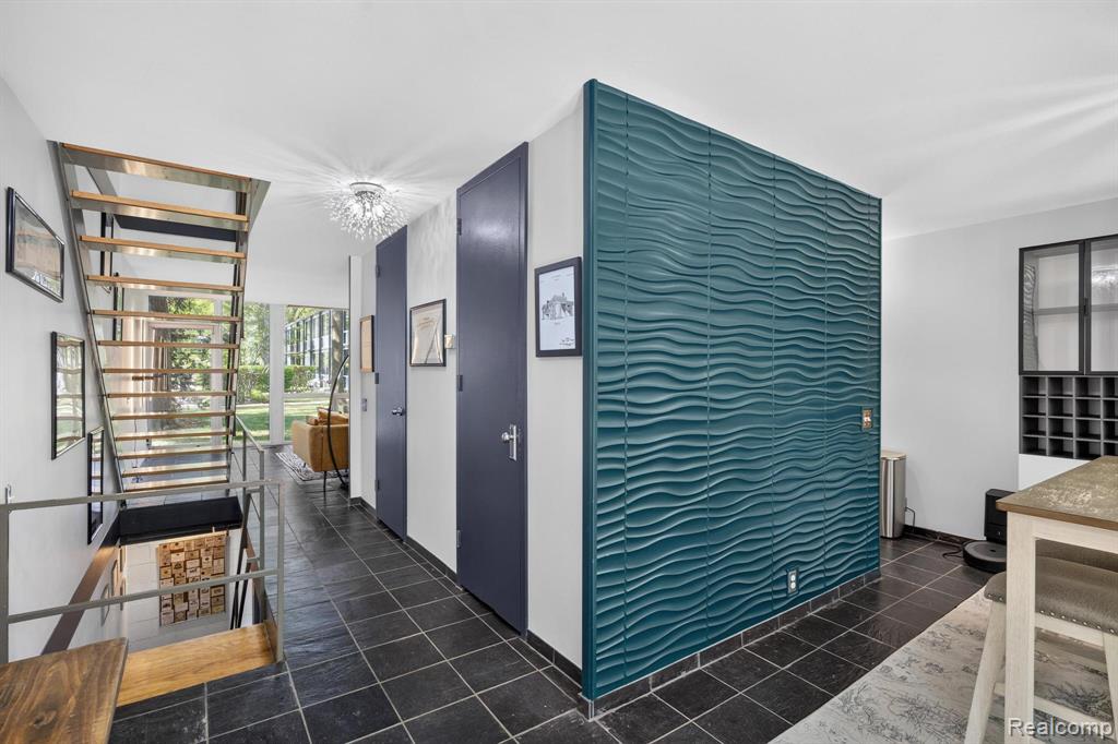 1363 Nicolet Place
