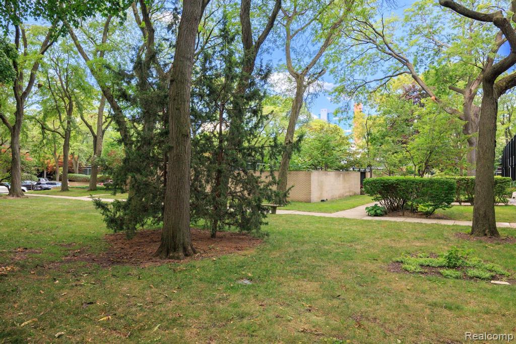 1363 Nicolet Place