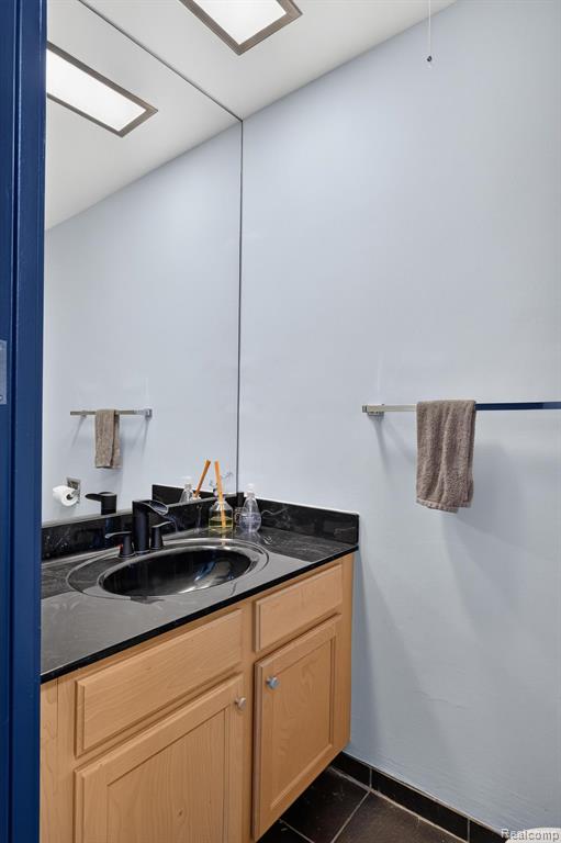1363 Nicolet Place