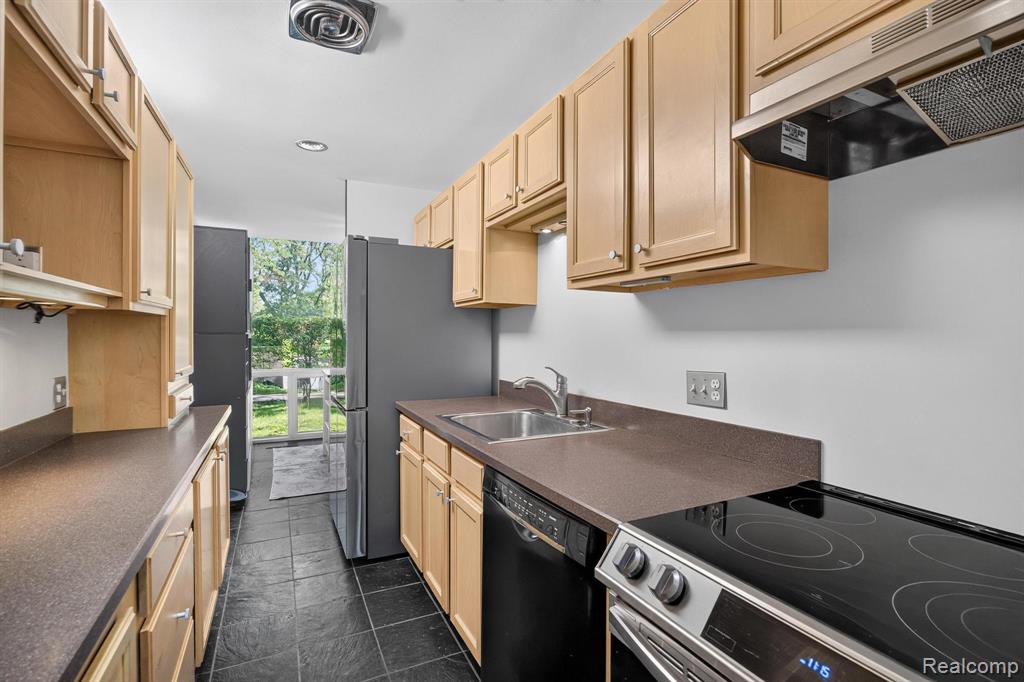 1363 Nicolet Place