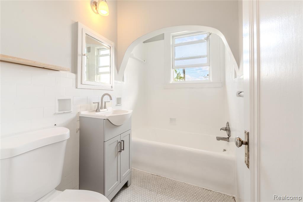 605 W Hudson Avenue Unit 2 Unit: Unit #2