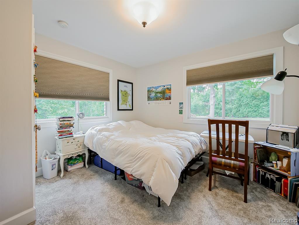 1021 Dowling Road