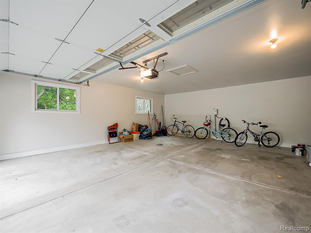 1021 Dowling Road