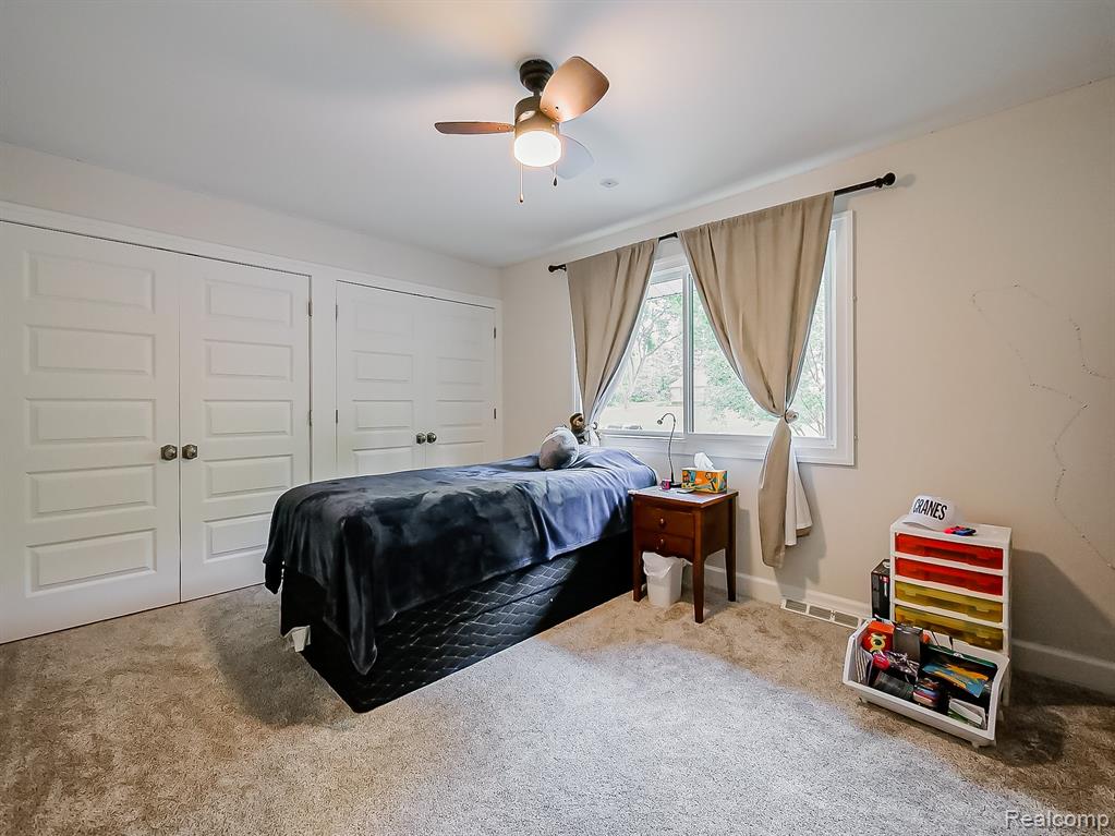 1021 Dowling Road