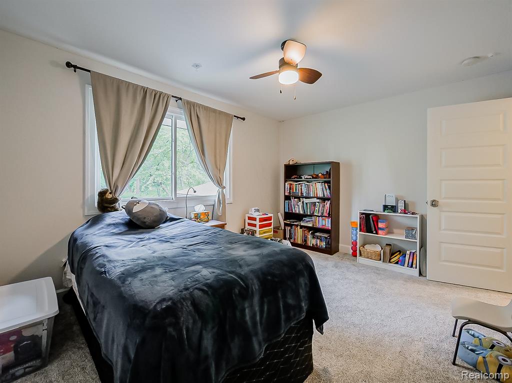 1021 Dowling Road