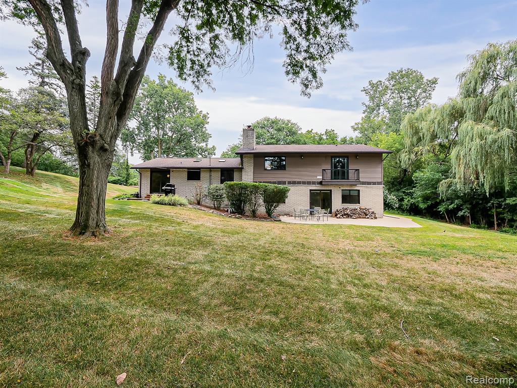1021 Dowling Road