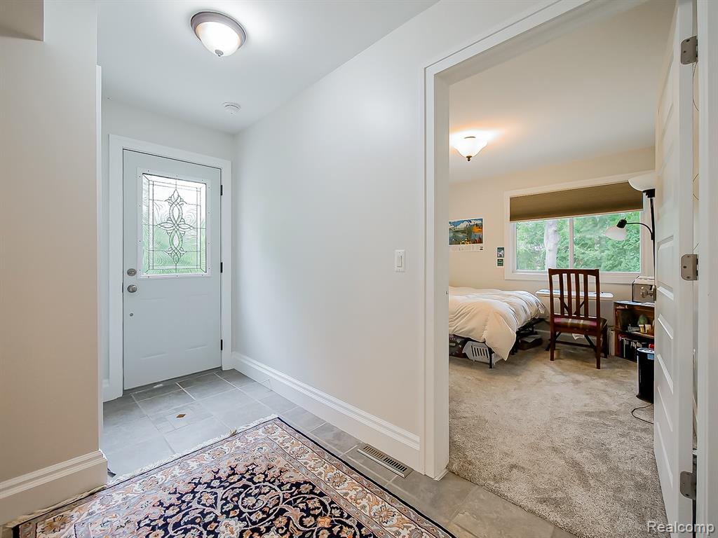 1021 Dowling Road
